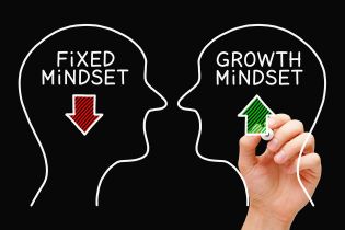 Czym są growth mindset i fixed mindset? Świat dwóch perspektyw